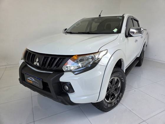 MITSUBISHI L200 TRITON 2.4 16V TURBO DIESEL SPORT HPE CD 4P 4X4 AUTOMÁTICO